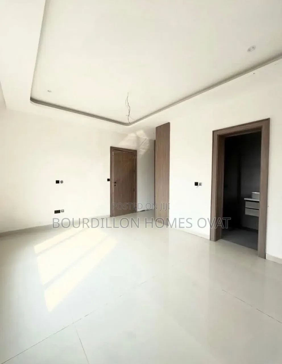 2bdrm Apartment in Lekki Phase 1 for rent