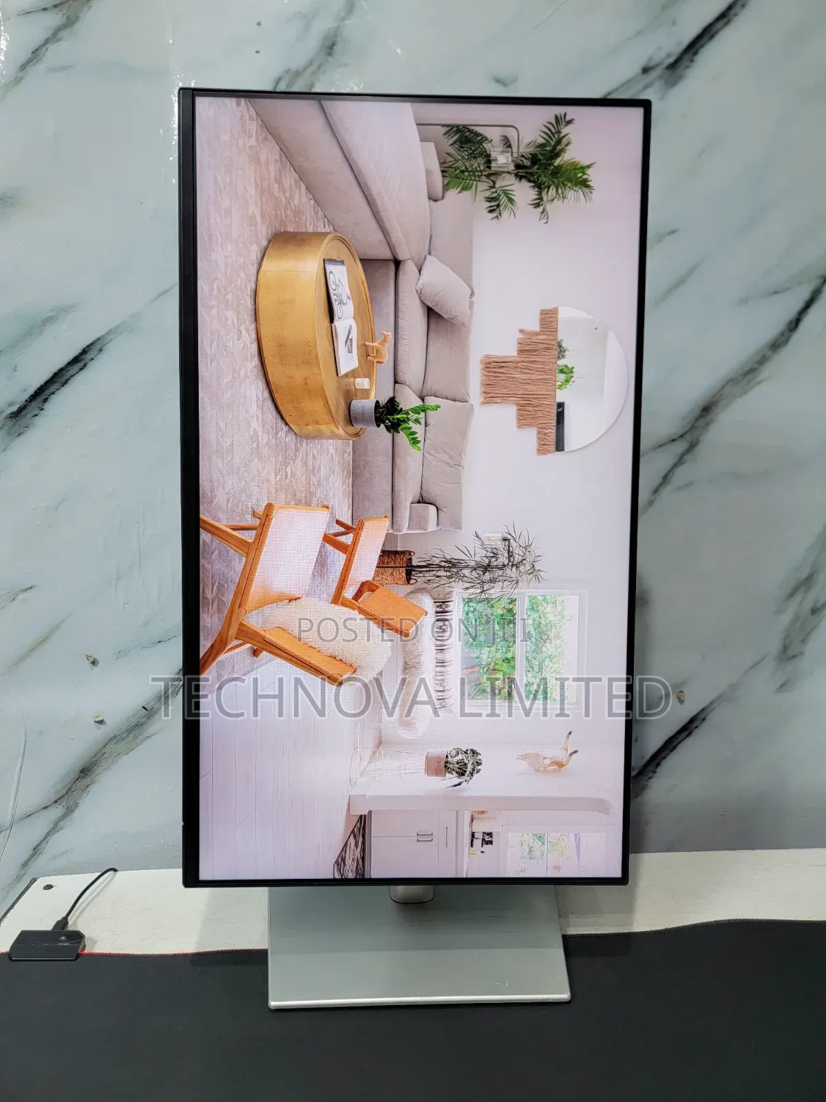 Dell 27 Monitor - P2722HE - Full HD 1080p, IPS USB-C Hub Monitor