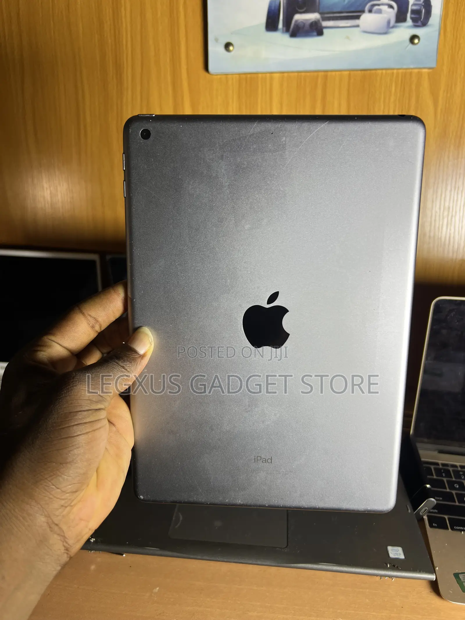 Apple iPad 9.7 32 GB Gray