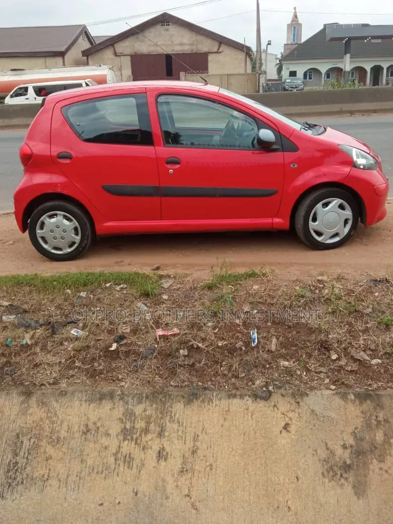 Toyota Aygo 2007 Red
