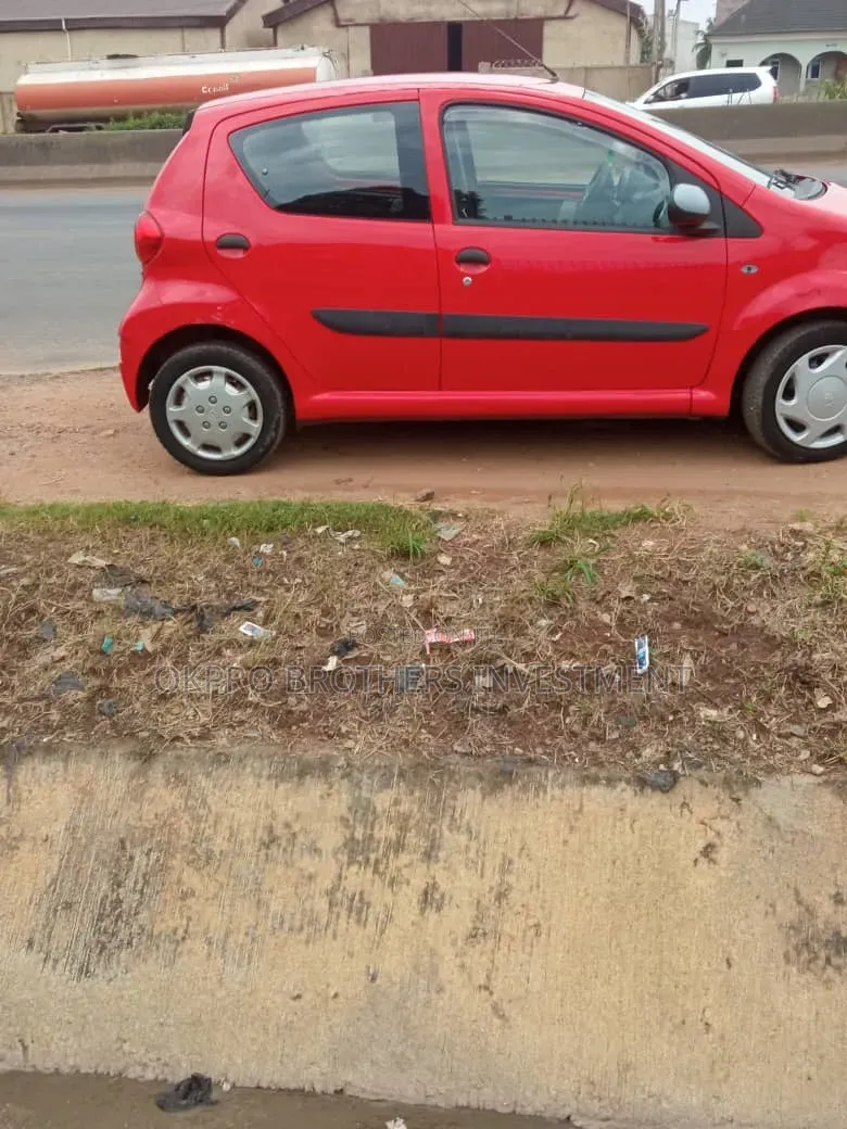Toyota Aygo 2007 Red