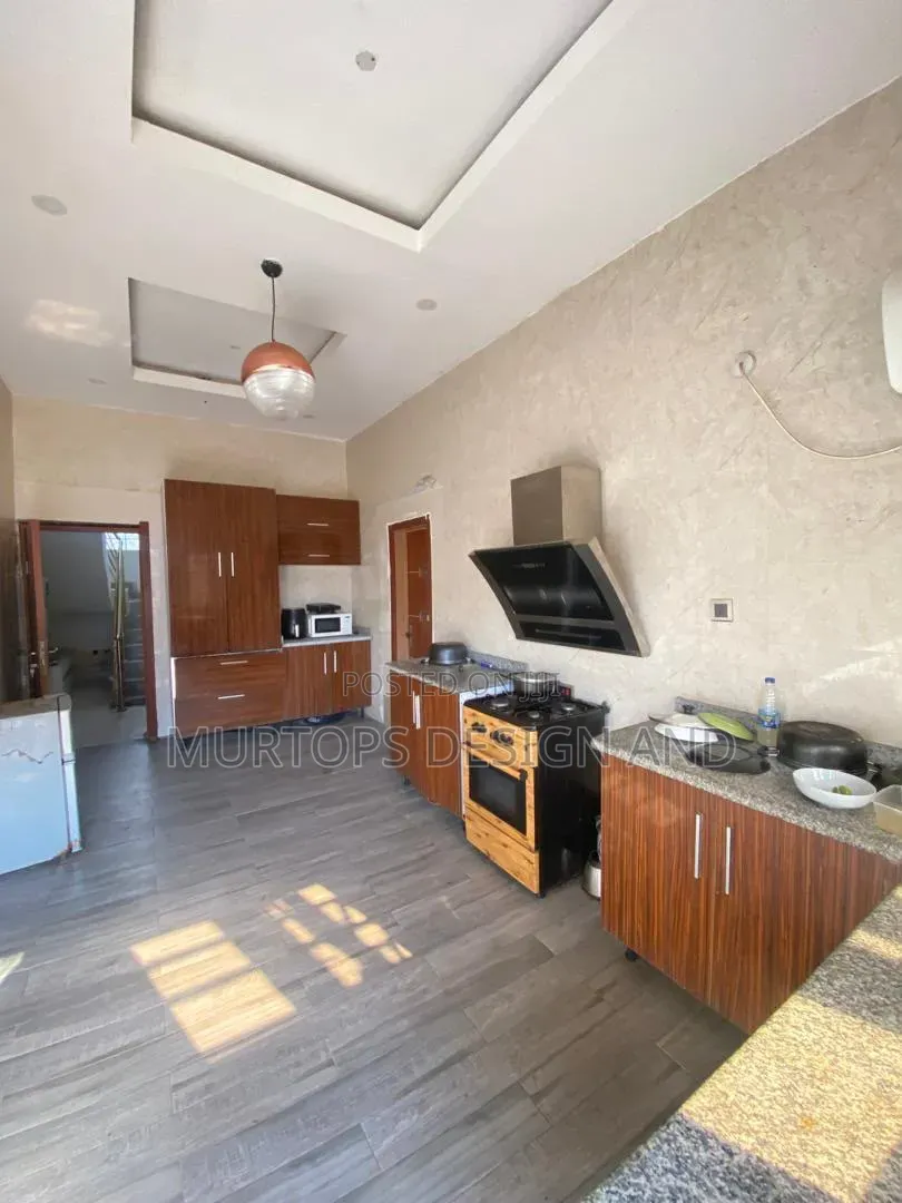 Studio Apartment in Chevron for rent