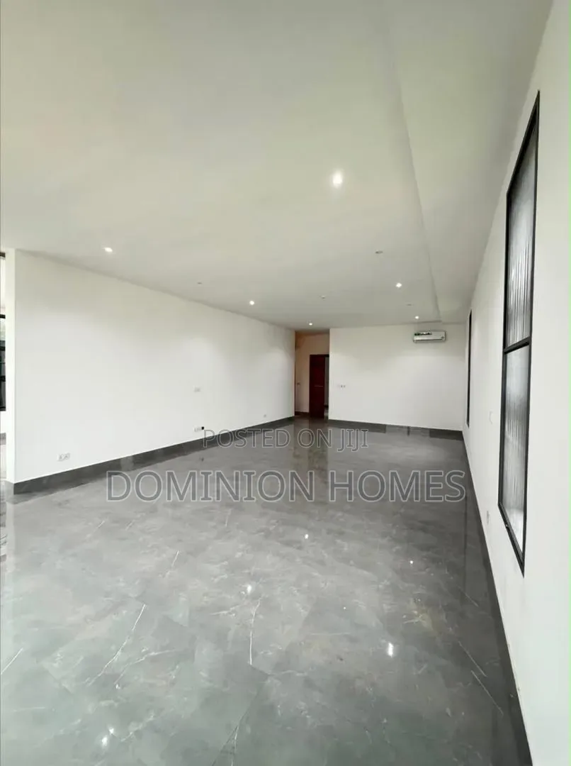 5bdrm Duplex in Lekki for sale
