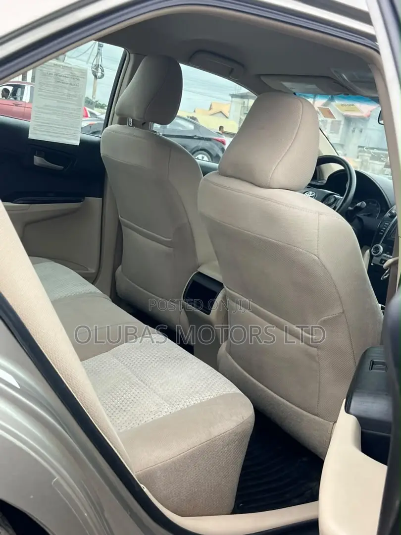 Toyota Camry LE 4dr Sedan (2.5L 4cyl 6A) 2015 Gold