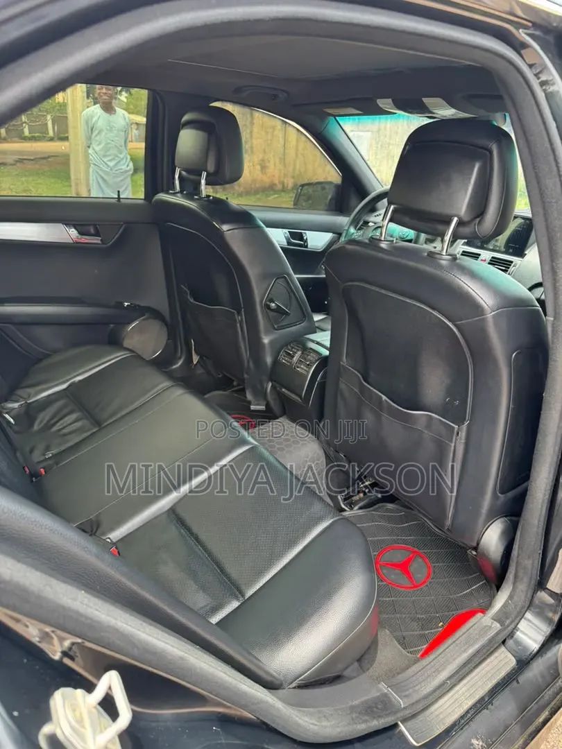 Mercedes-Benz C300 2009 Black