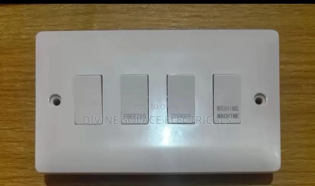 8 Gang Switch