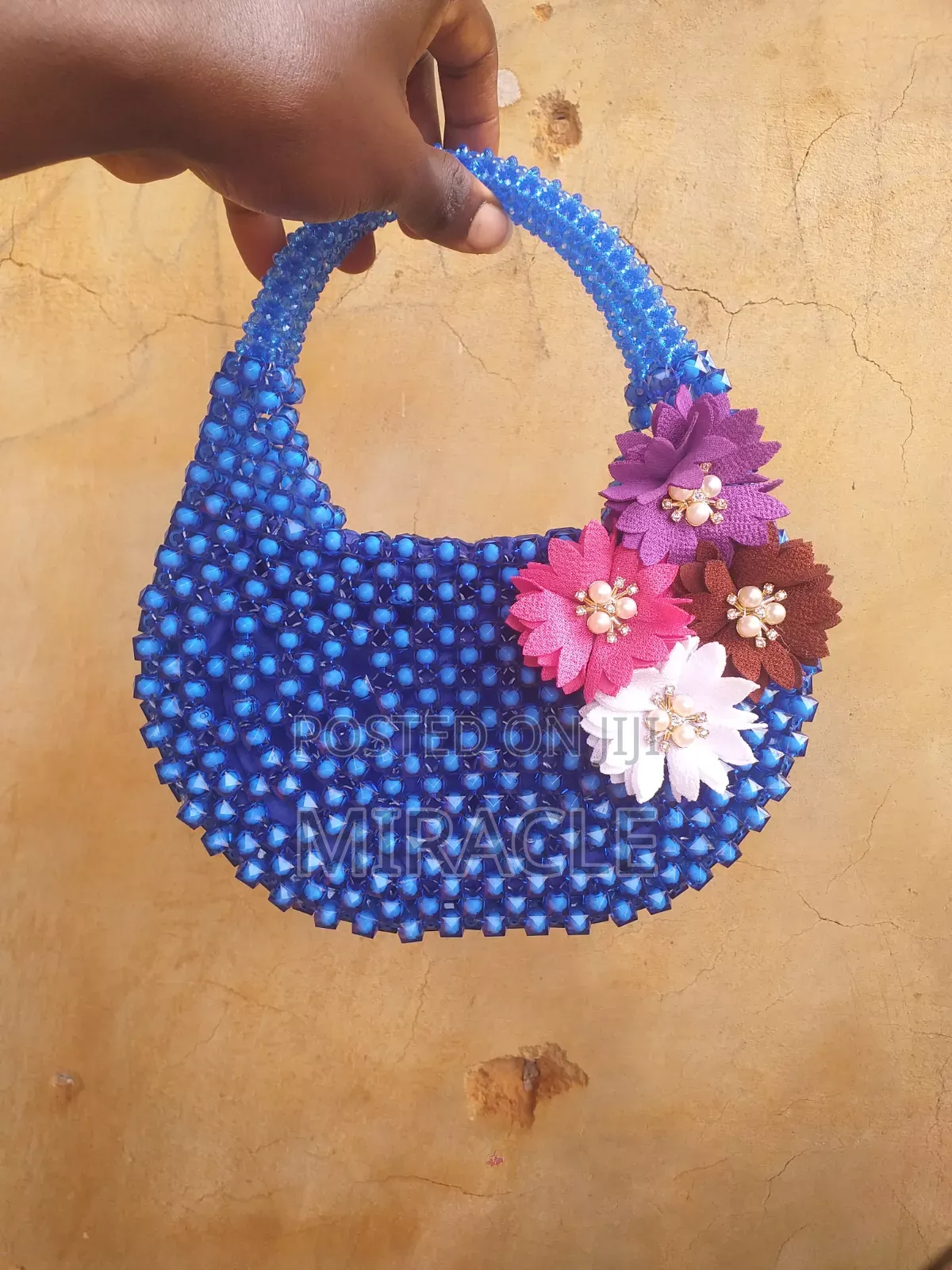 Handmade Elegant Beaded Bags That Turn Heads