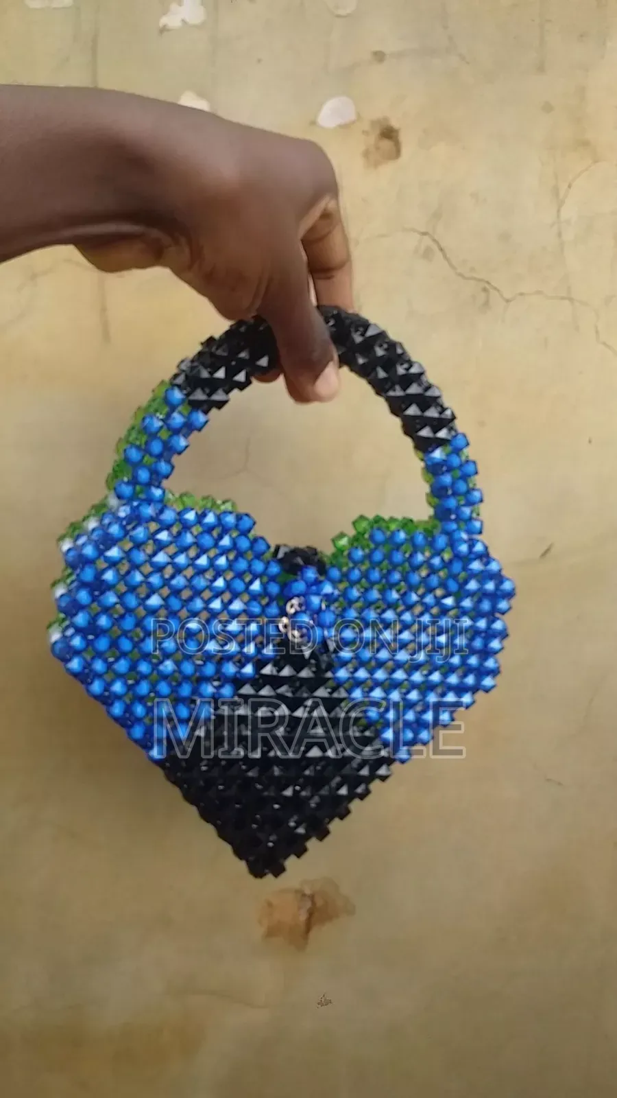 Handmade Elegant Beaded Bags That Turn Heads