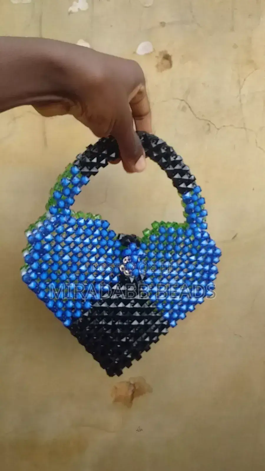 Handmade Elegant Beaded Bags That Turn Heads