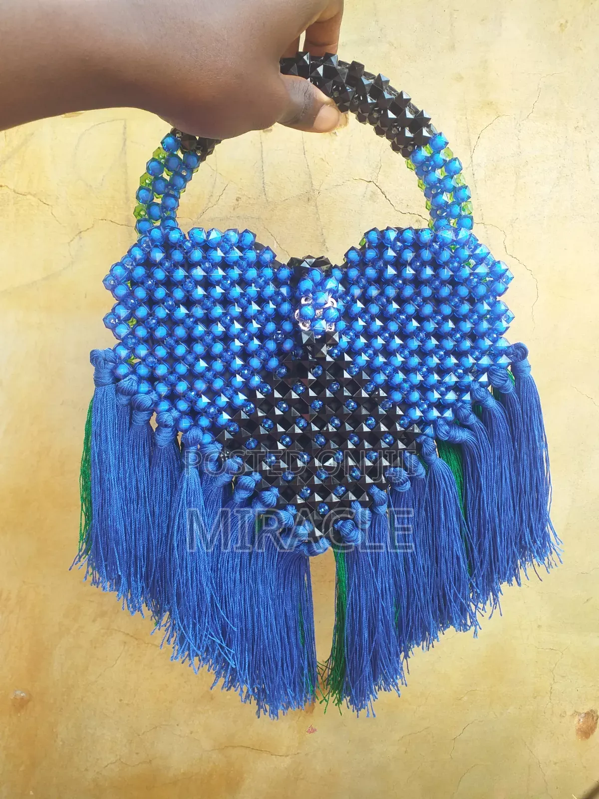 Handmade Elegant Beaded Bags That Turn Heads