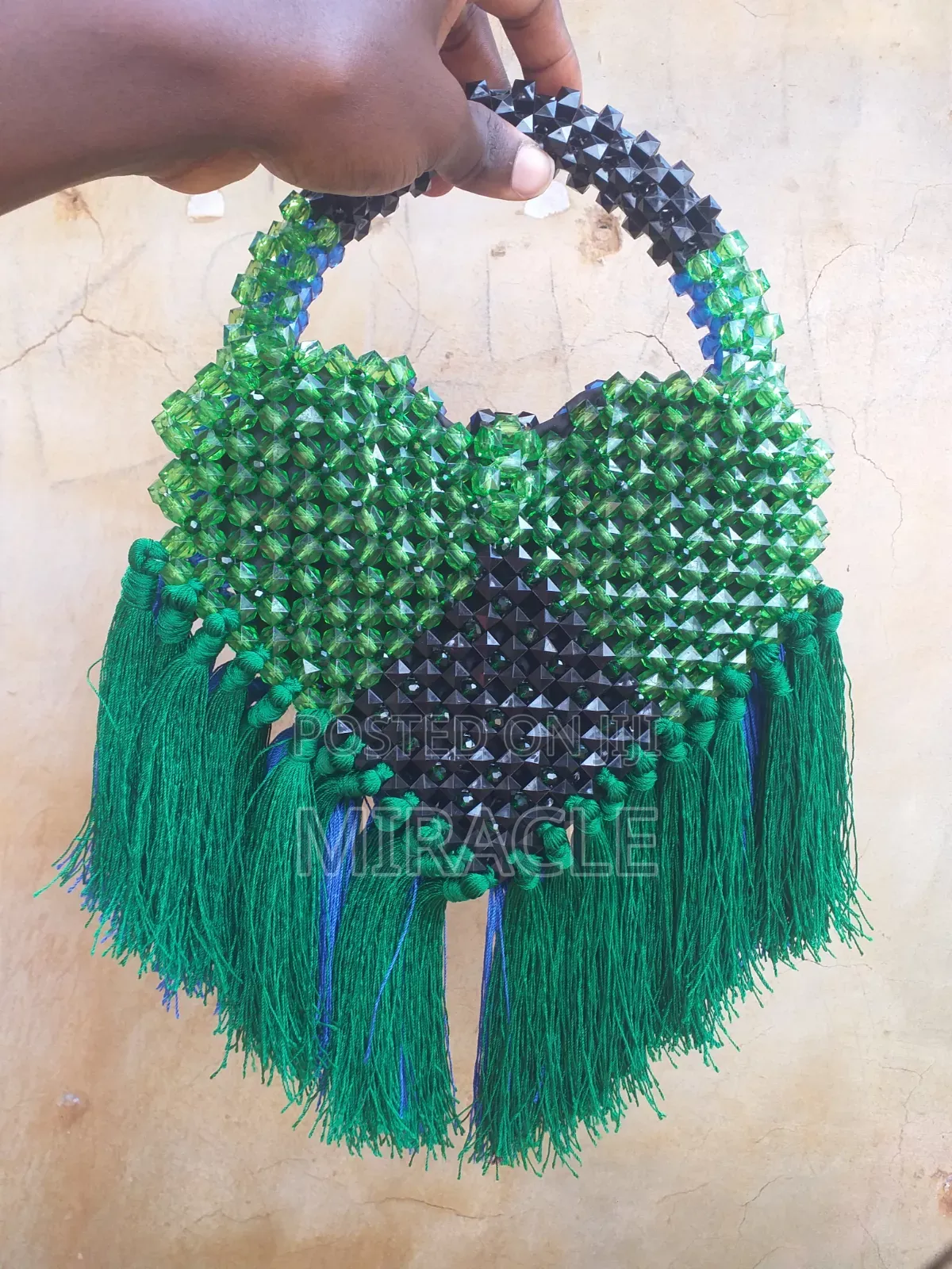 Handmade Elegant Beaded Bags That Turn Heads