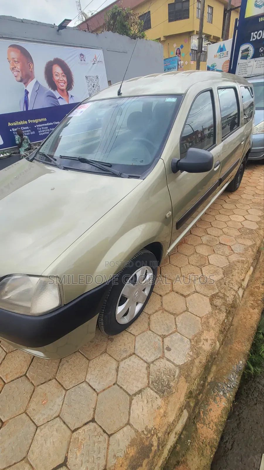 Renault Logan 1.6 2008 Green