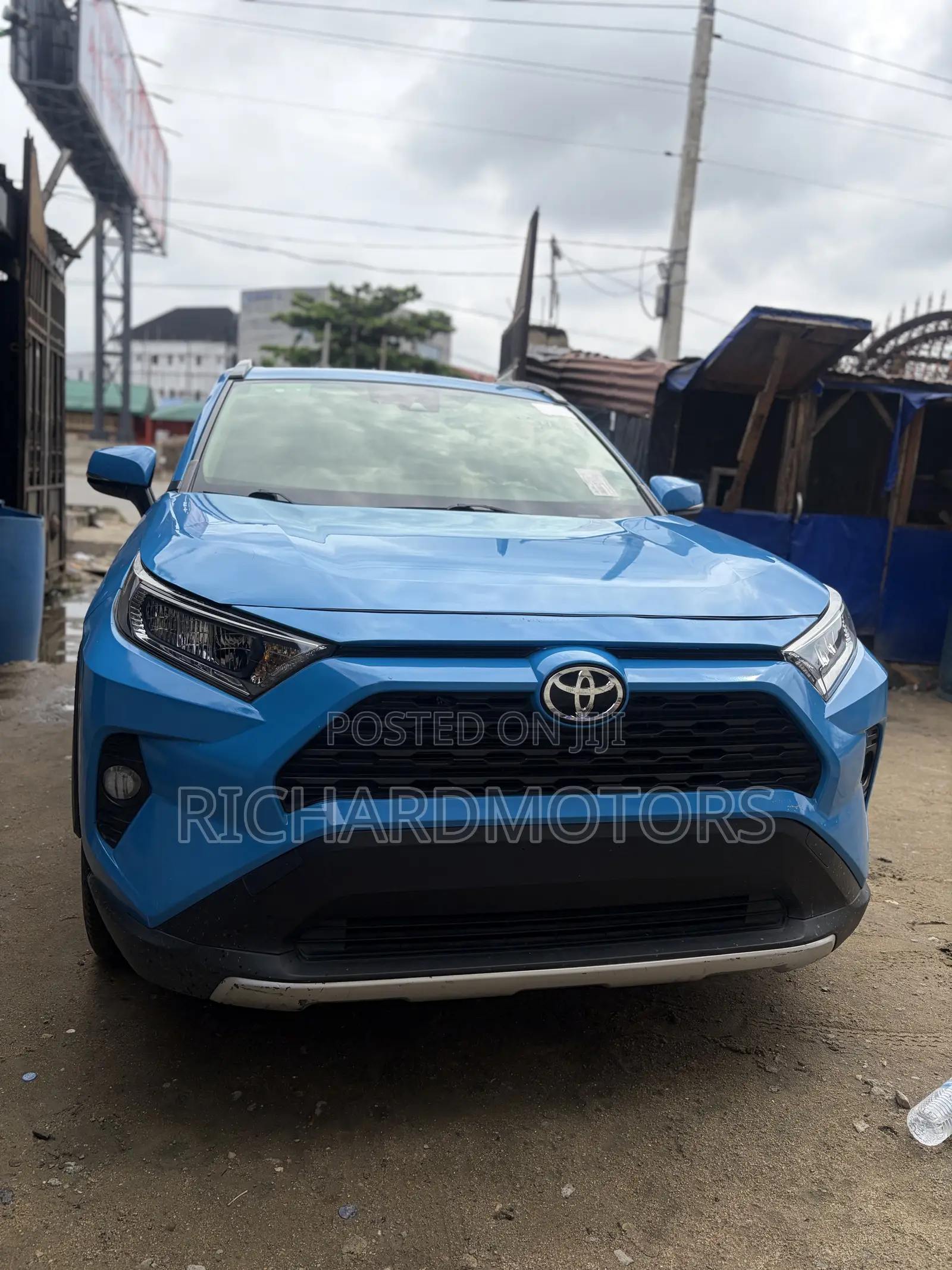 Toyota RAV4 XLE Premium FWD 2020 Blue