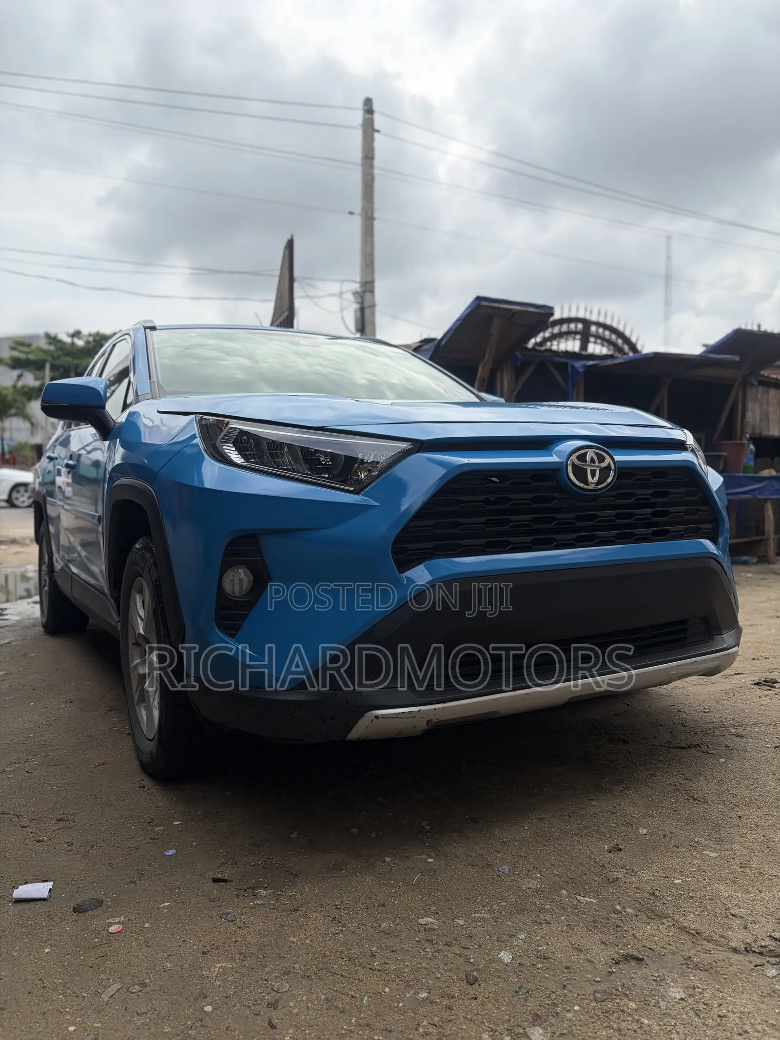 Toyota RAV4 XLE Premium FWD 2020 Blue