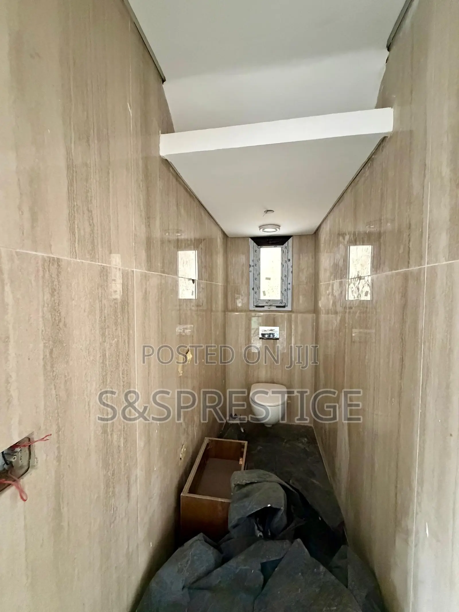 5bdrm Duplex in Banana Island for sale