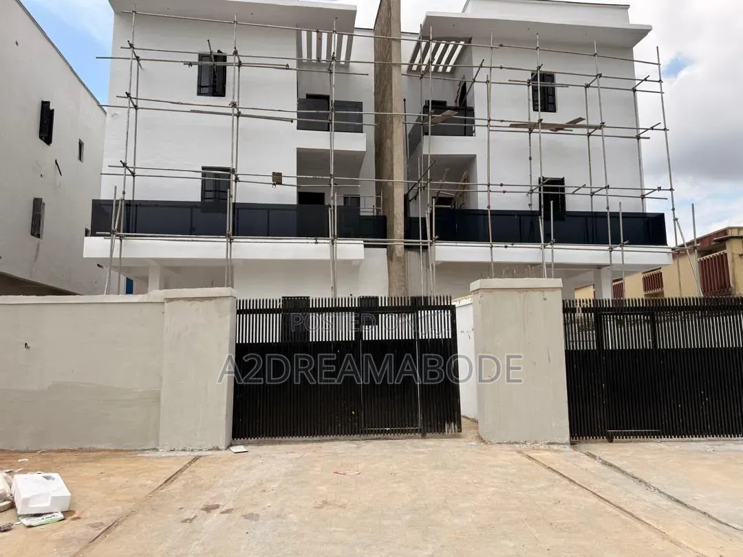 4bdrm Duplex in Ogudu Gra for sale