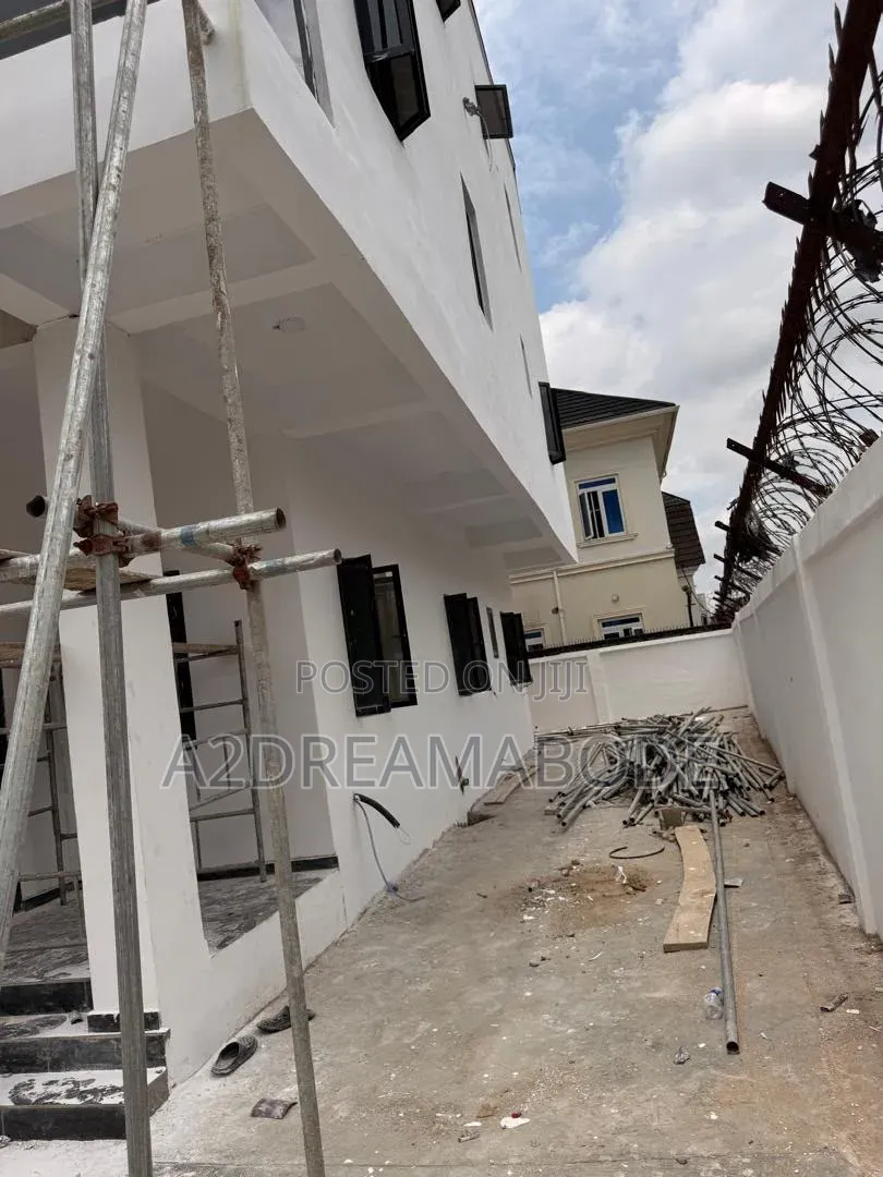 4bdrm Duplex in Ogudu Gra for sale