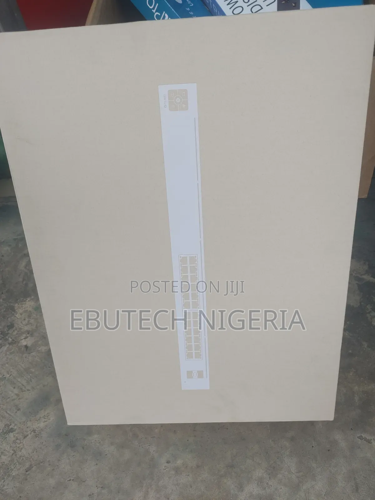 Ubiquiti Networks UniFi Switch PRO 24-Port Gigabit Managed Switch SFP+