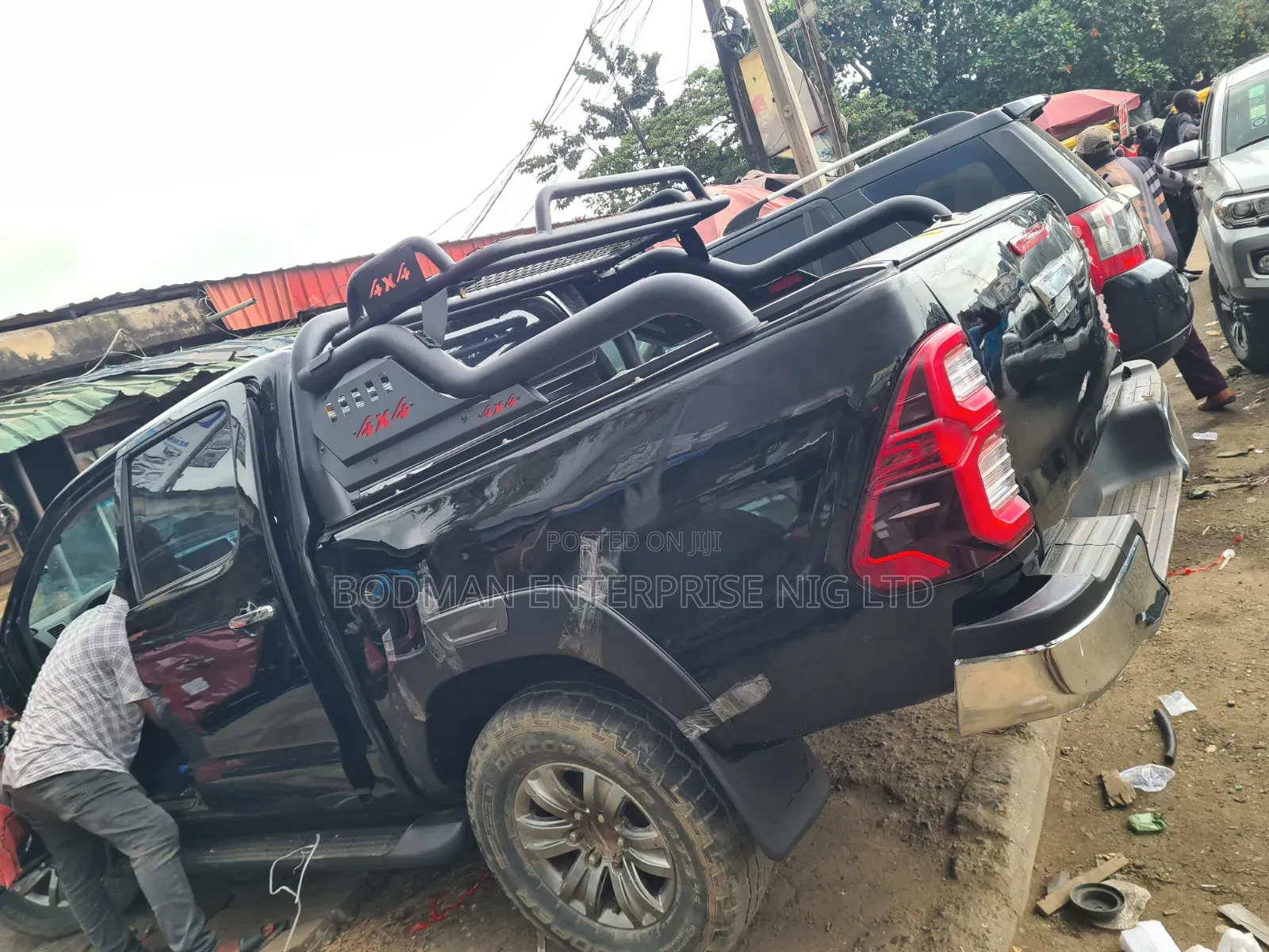 Rolling Boot Cover With Off-Road Bar for Toyota Hilux:;* 7