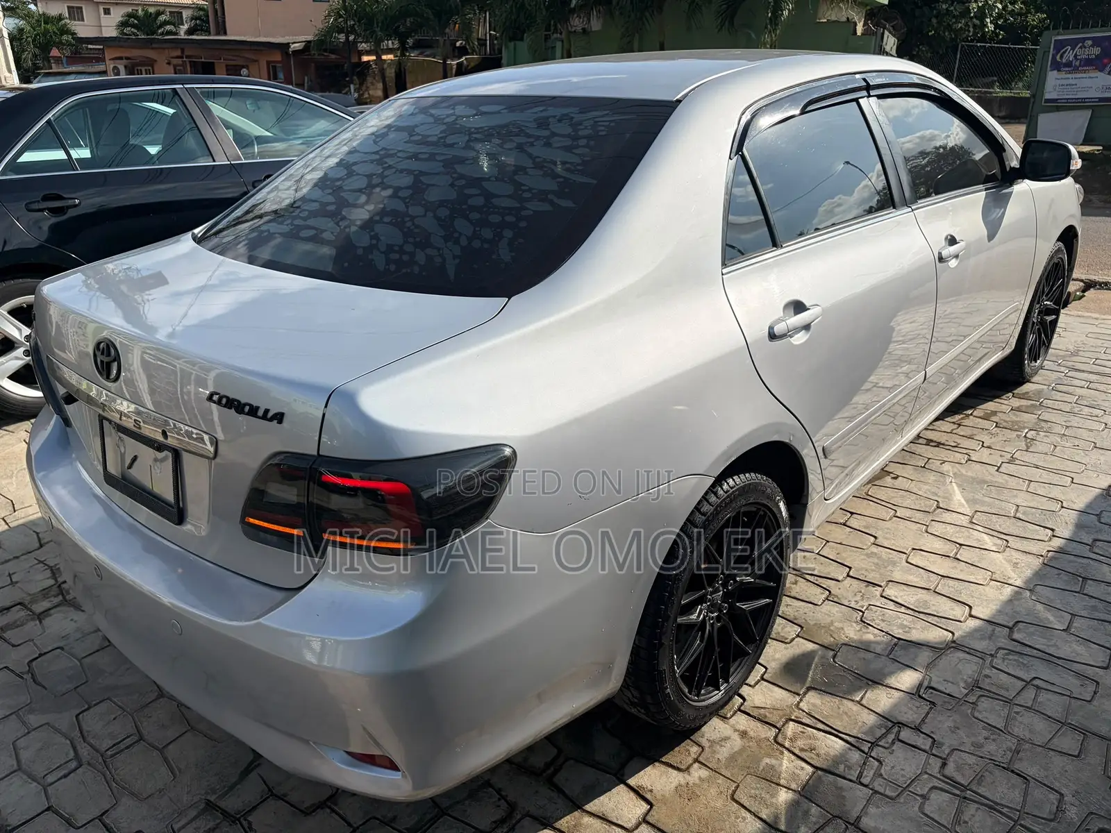 Toyota Corolla LE 4dr Sedan (1.8L 4cyl 4A) 2010 Silver