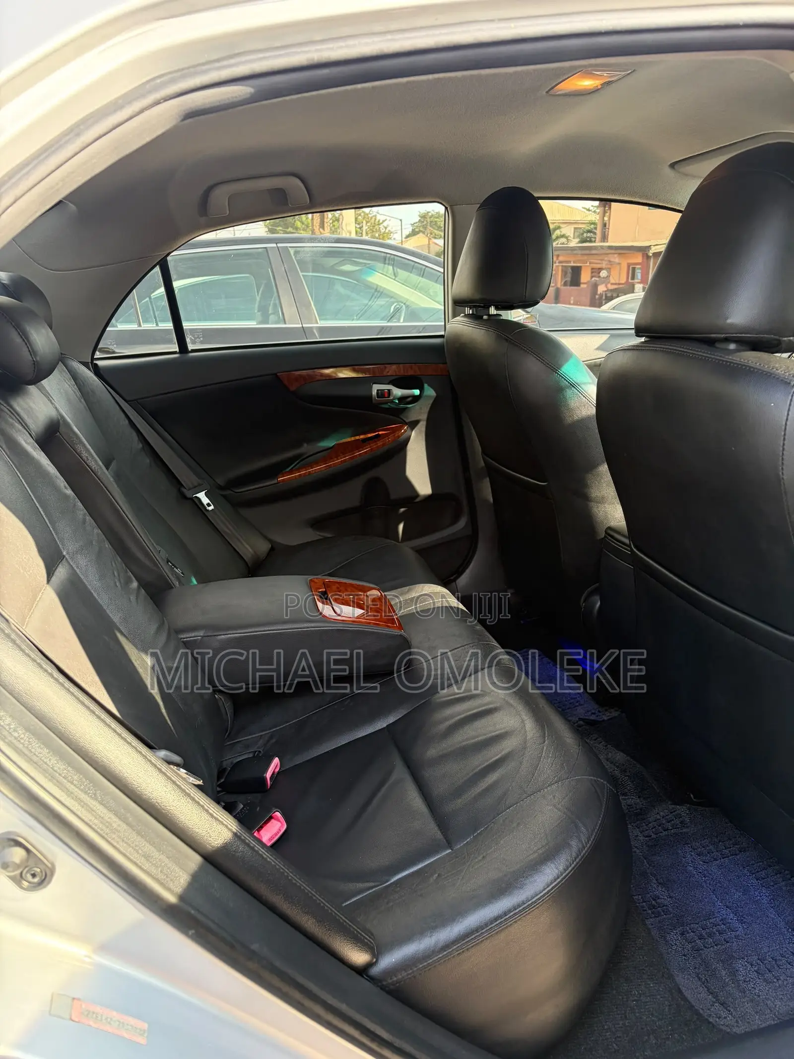 Toyota Corolla LE 4dr Sedan (1.8L 4cyl 4A) 2010 Silver