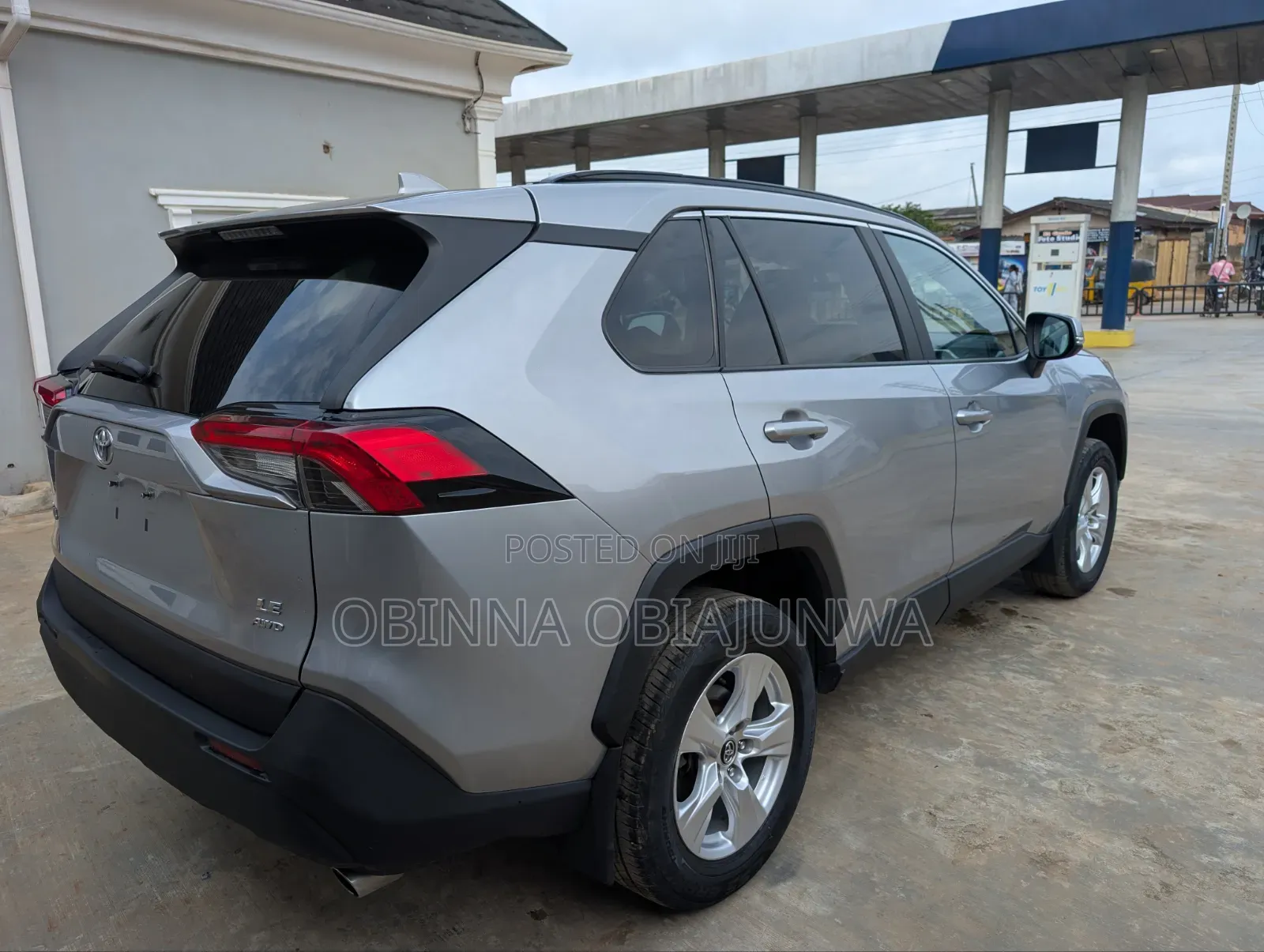 Toyota RAV4 LE 2022 Gray