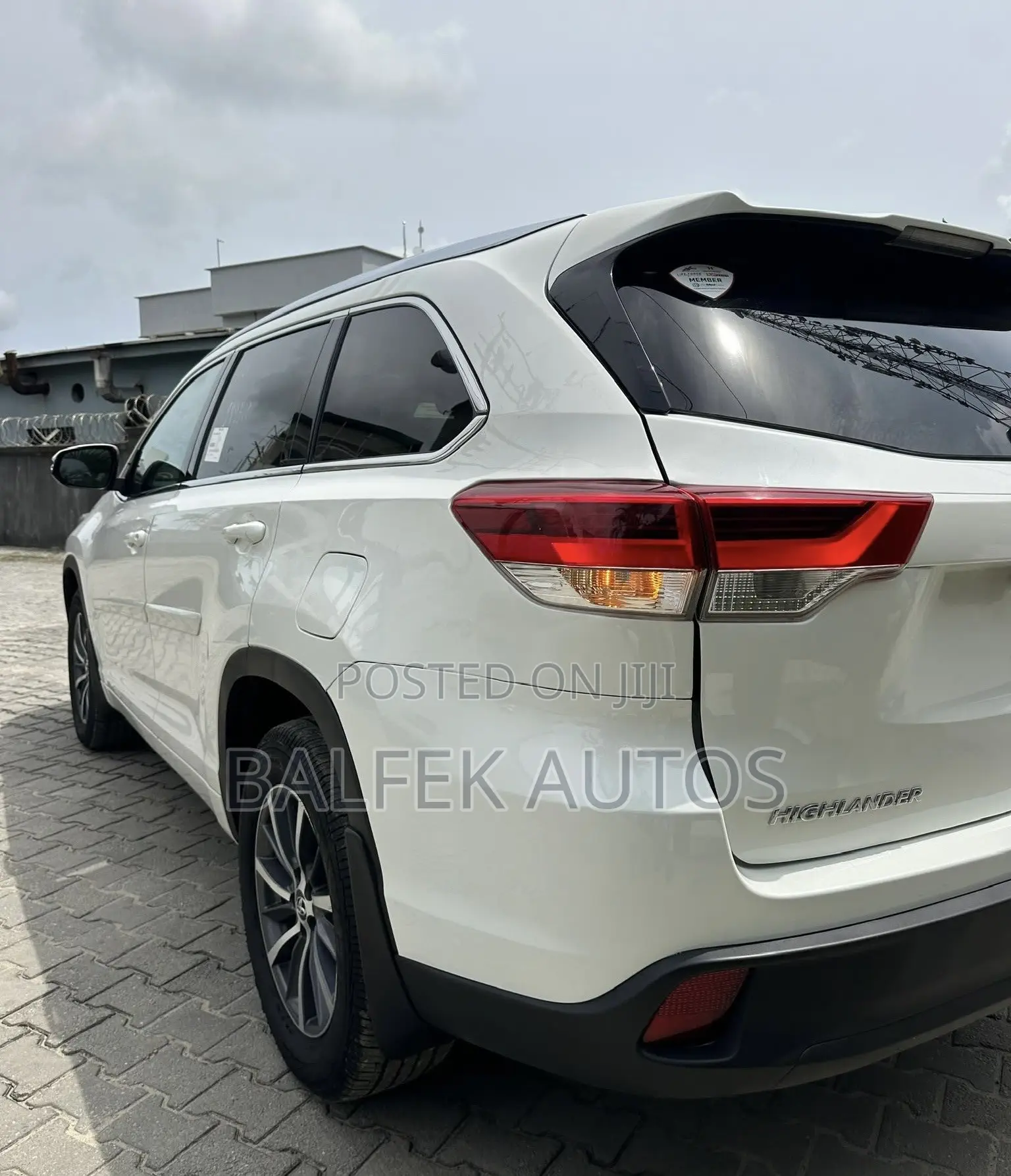 Toyota Highlander XLE 4x4 V6 (3.5L 6cyl 8A) 2017 White