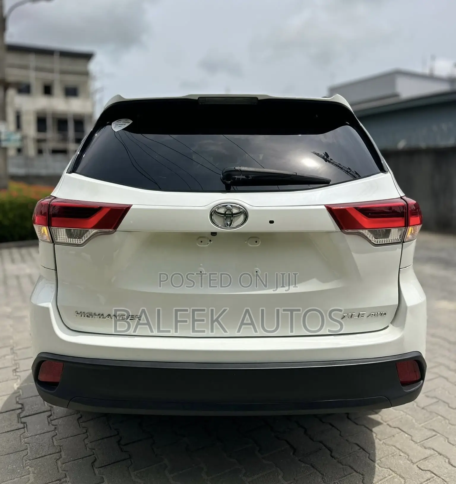 Toyota Highlander XLE 4x4 V6 (3.5L 6cyl 8A) 2017 White