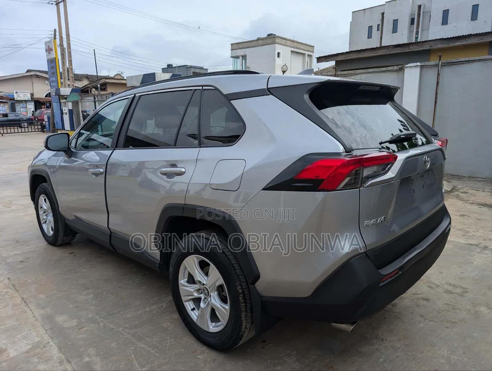 Toyota RAV4 LE 2022 Gray