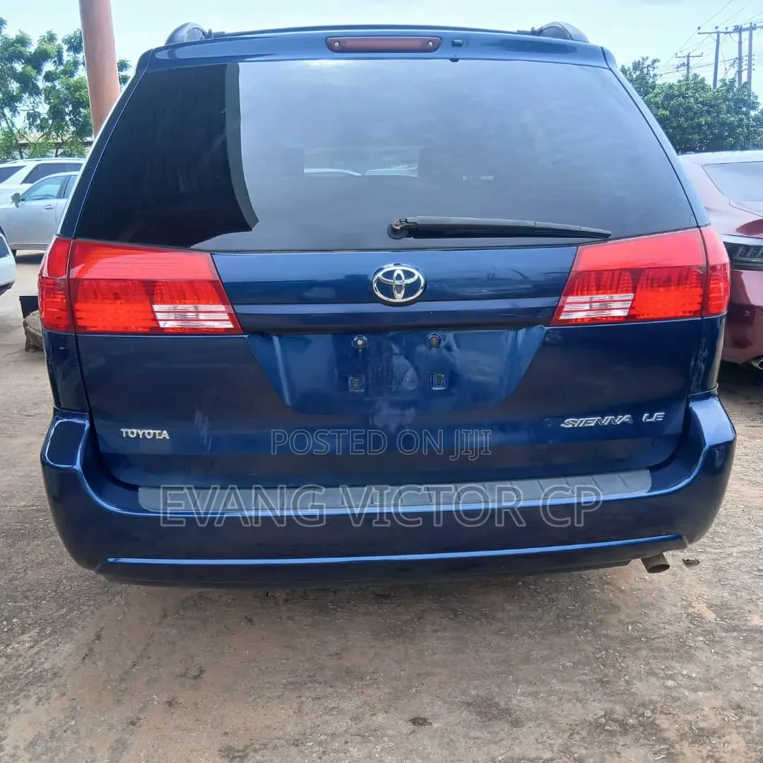 Toyota Sienna LE FWD (3.3L V6 5A) 2004 Blue