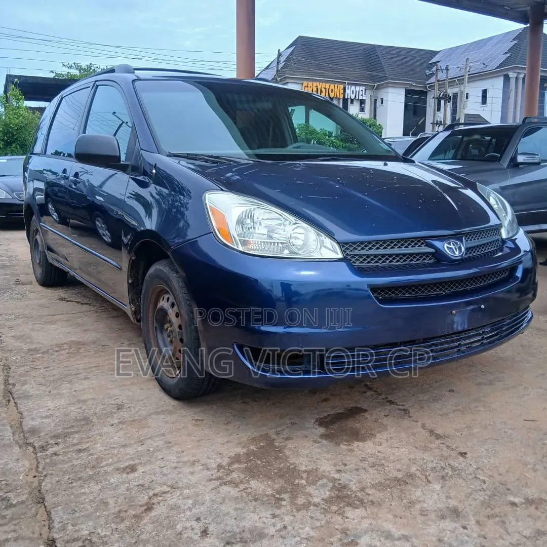 Toyota Sienna LE FWD (3.3L V6 5A) 2004 Blue