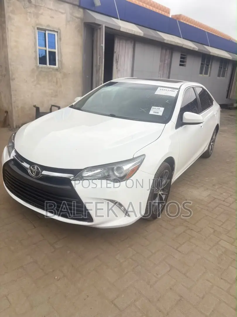 Toyota Camry XSE 4dr Sedan (2.5l 4cyl 6A) 2016 White