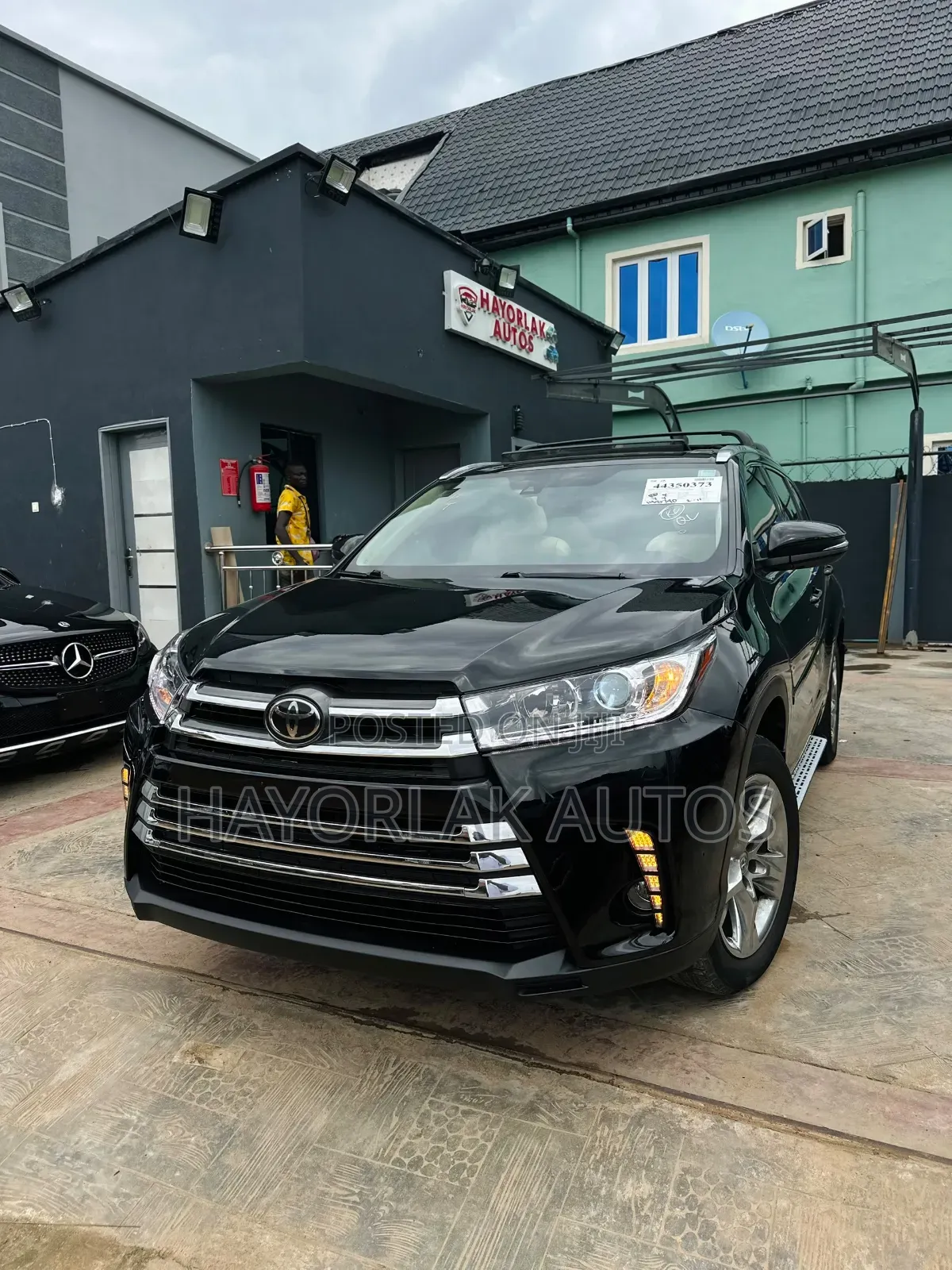 Toyota Highlander Limited Platinum 4dr SUV AWD (3.5L 6cyl 6A) 2015