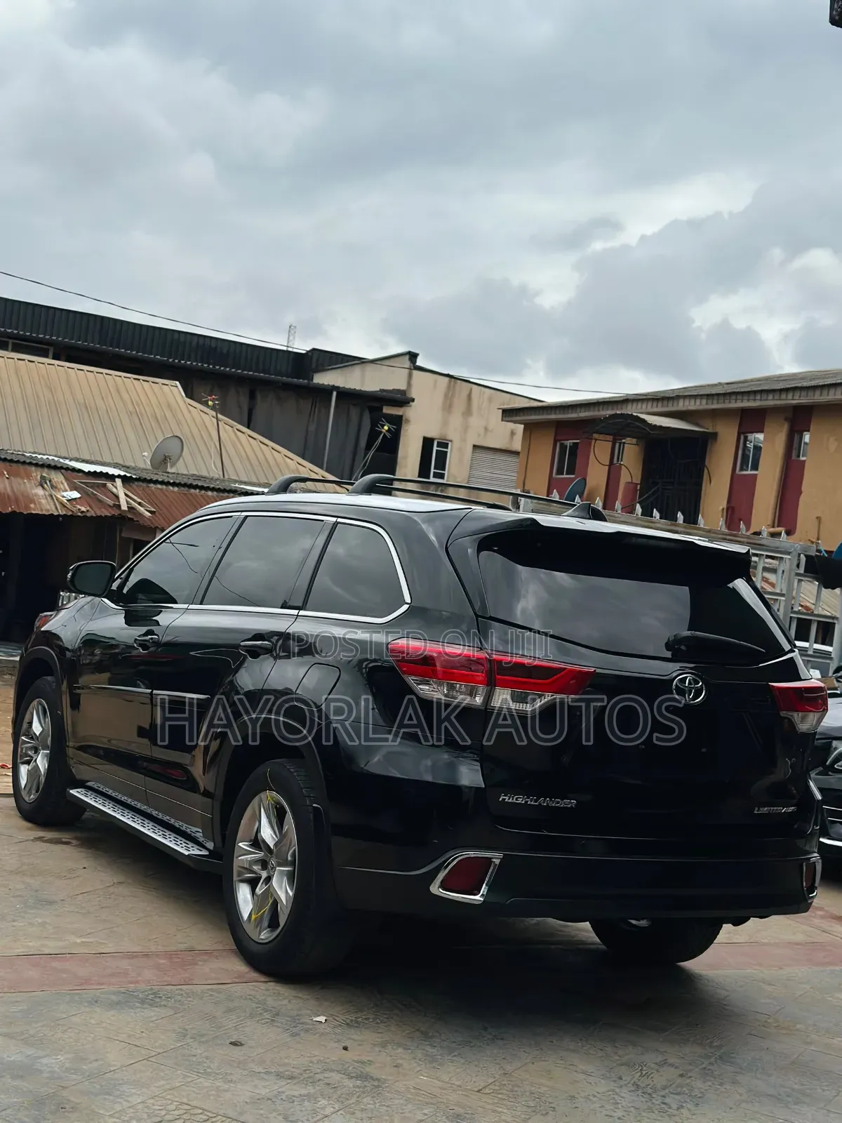 Toyota Highlander Limited Platinum 4dr SUV AWD (3.5L 6cyl 6A) 2015