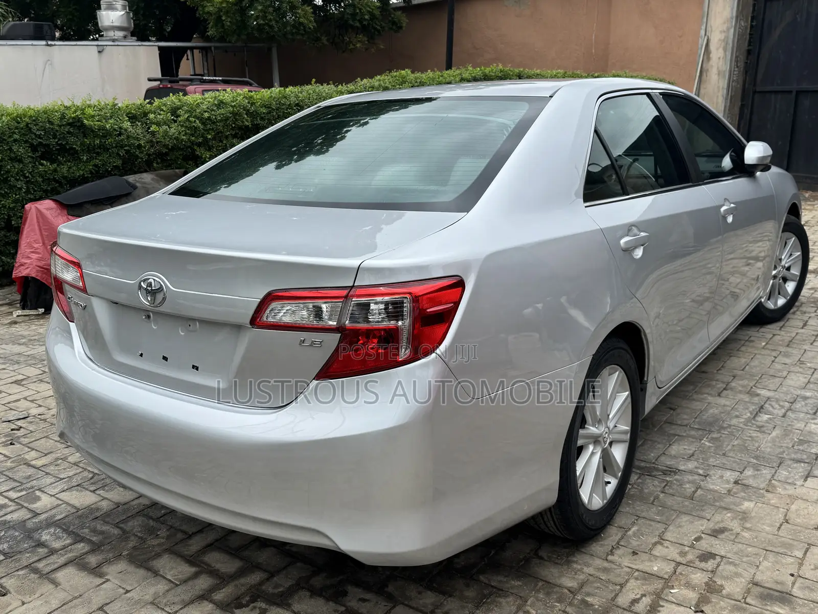 Toyota Camry LE 4dr Sedan (2.5L 4cyl 6A) 2014 Silver