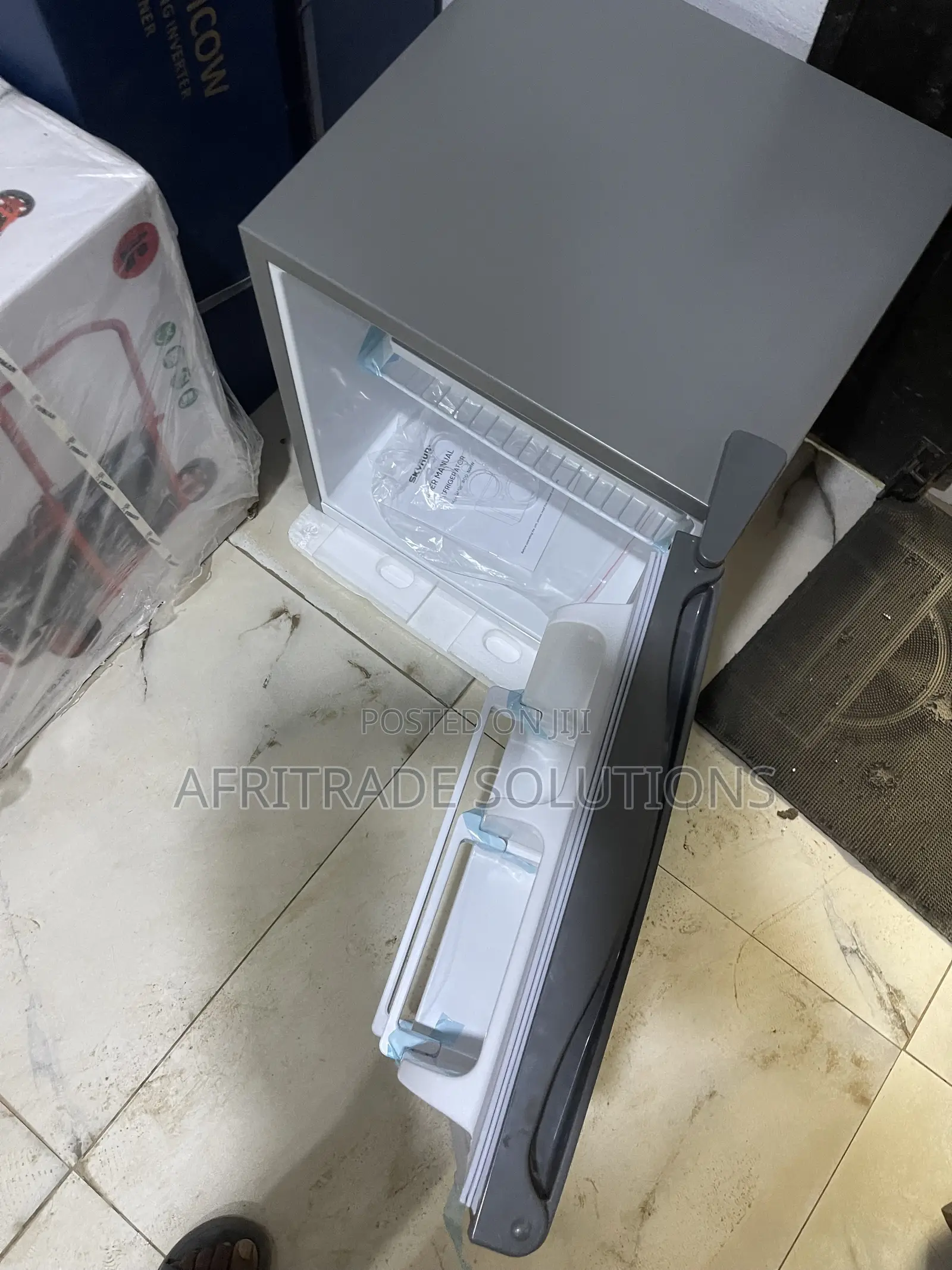 Skyrun BCD-50HW Personal Mini Fridge