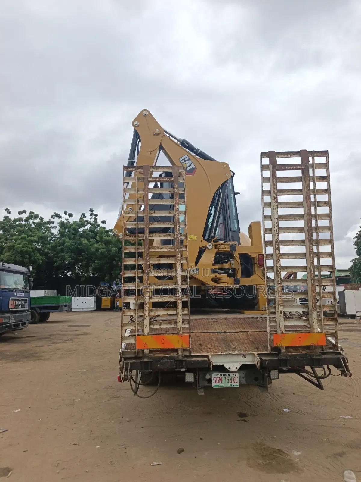 Truck With Ramp for HIRE