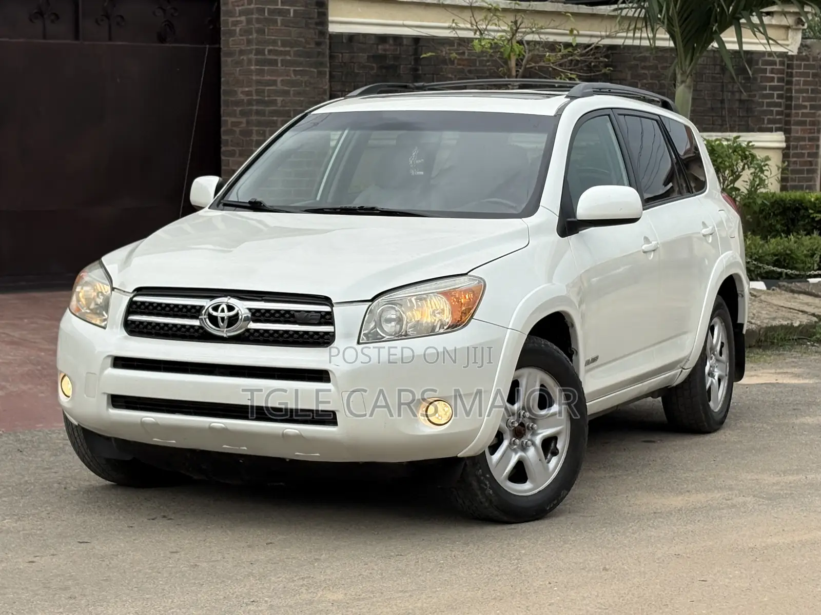 Toyota RAV4 Limited 4x4 2009 White