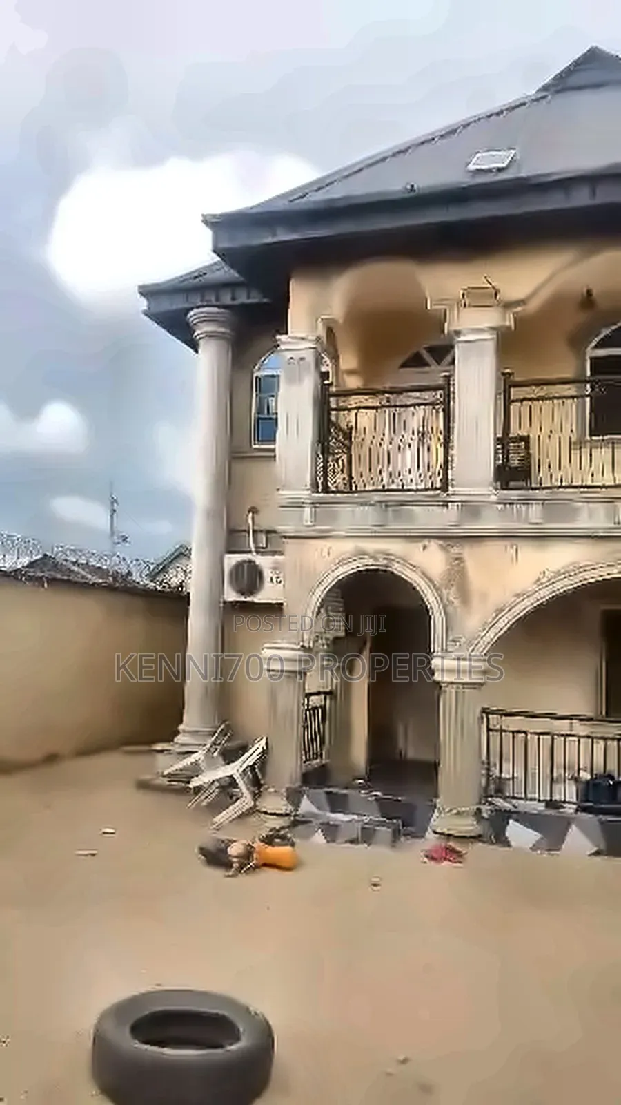 8bdrm Block of Flats in Off Etingbin Road,, Ajangbadi for sale