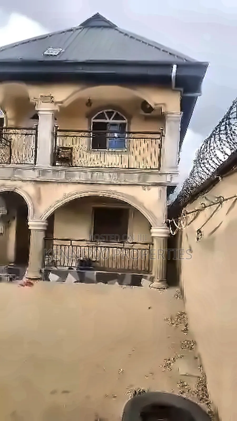 8bdrm Block of Flats in Off Etingbin Road,, Ajangbadi for sale