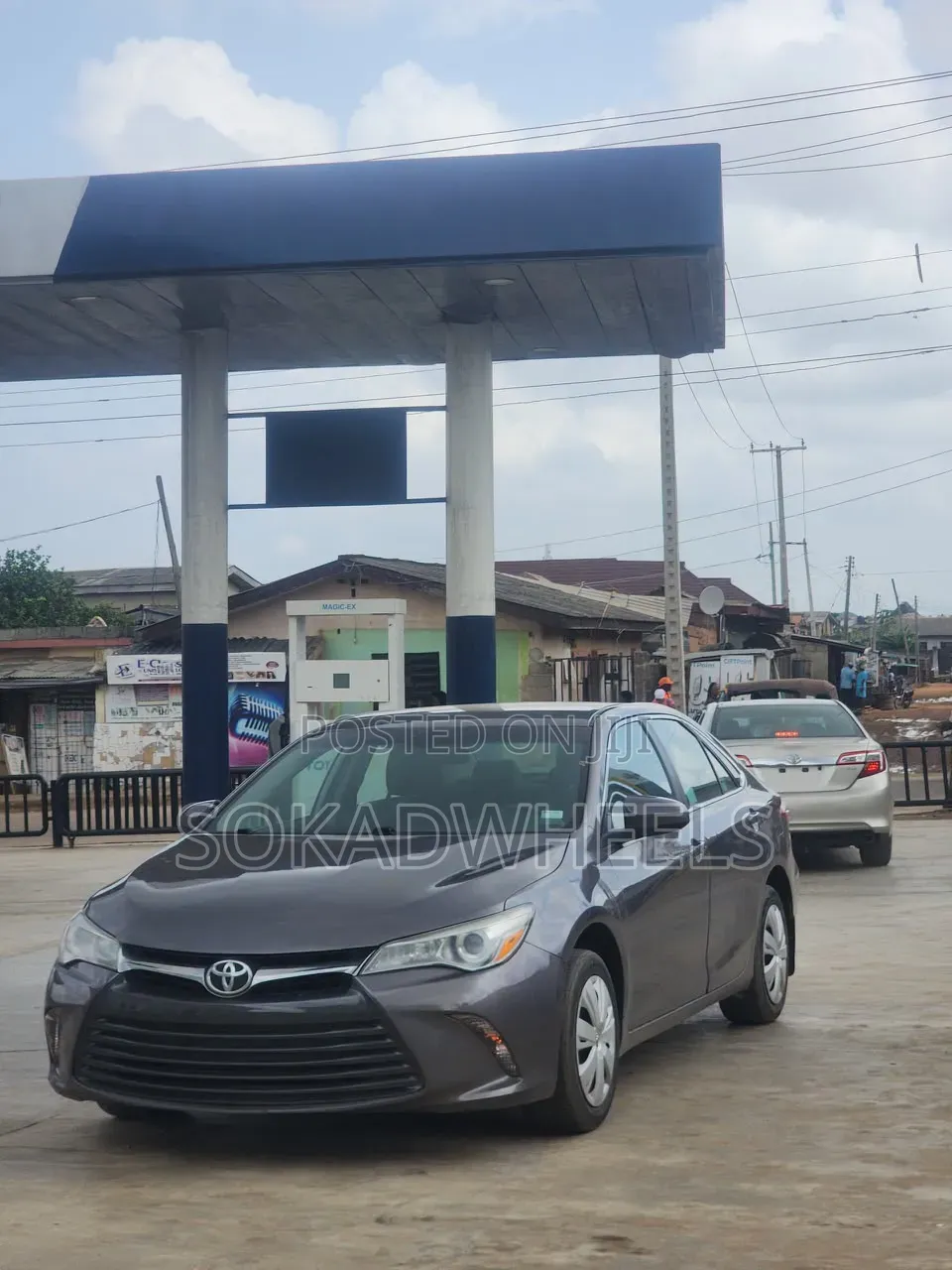 Toyota Camry LE 4dr Sedan (2.5L 4cyl 6A) 2016 Gray