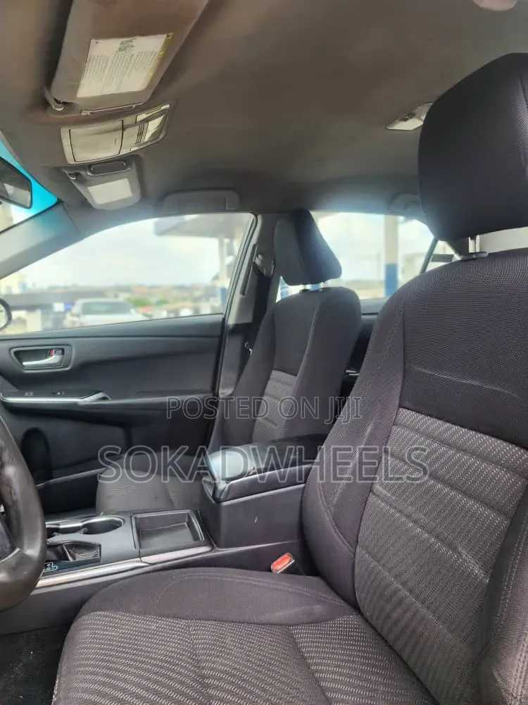 Toyota Camry LE 4dr Sedan (2.5L 4cyl 6A) 2016 Gray
