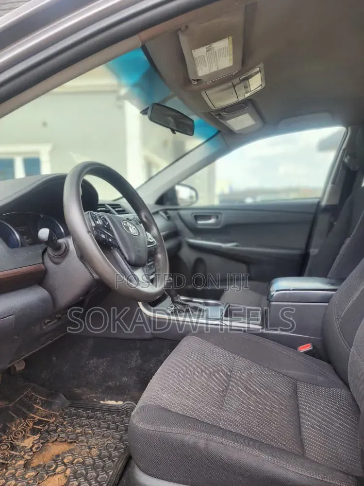 Toyota Camry LE 4dr Sedan (2.5L 4cyl 6A) 2016 Gray