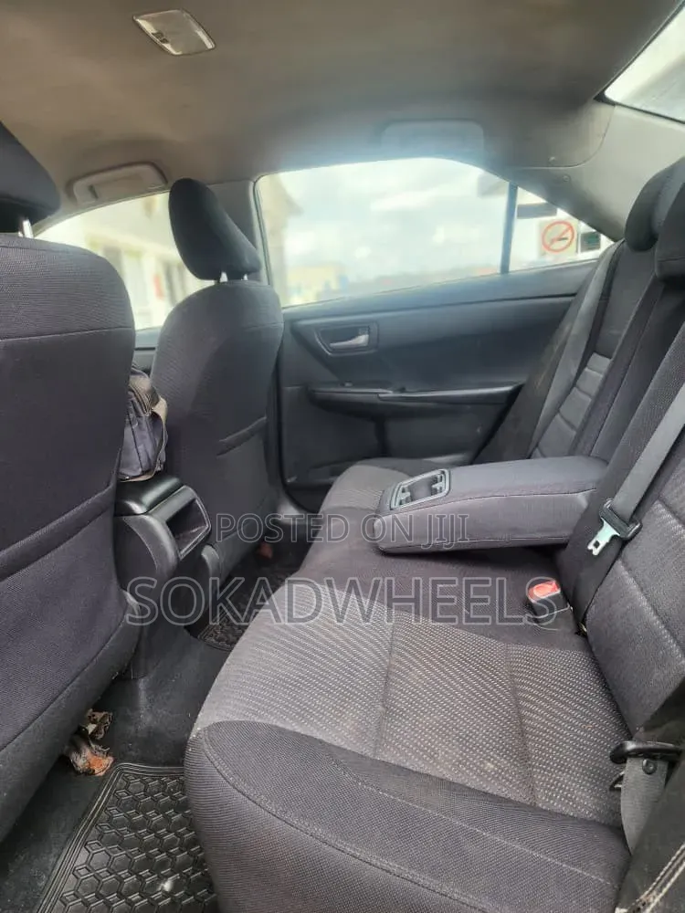 Toyota Camry LE 4dr Sedan (2.5L 4cyl 6A) 2016 Gray