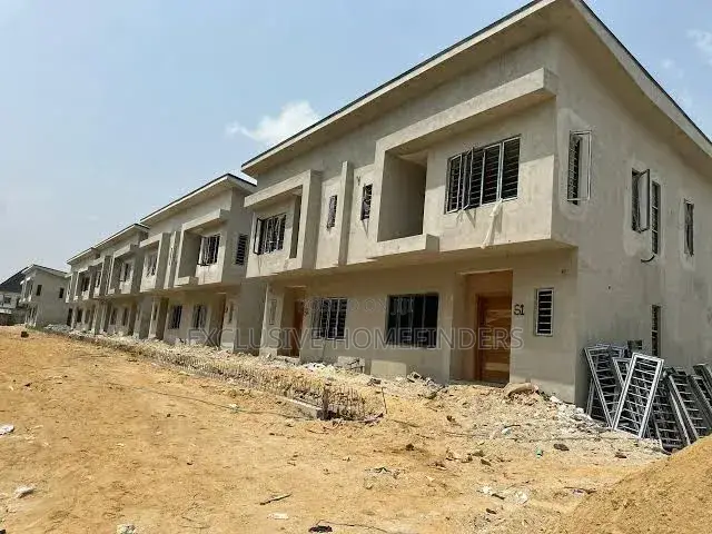 3bdrm Duplex in Ambiance Iii, Peninsula Estate for sale
