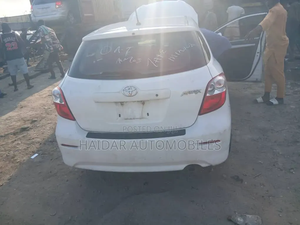 Toyota Matrix 2014 White