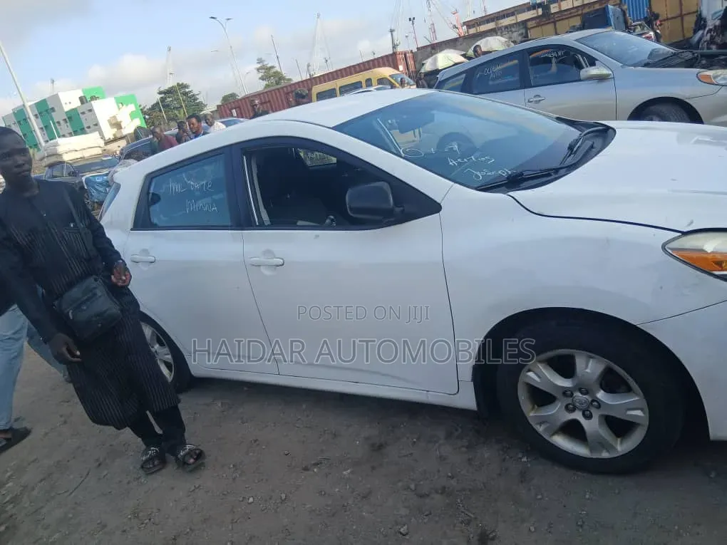 Toyota Matrix 2014 White