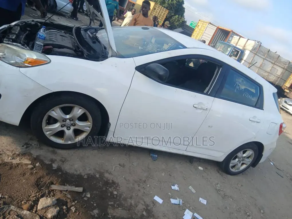 Toyota Matrix 2014 White