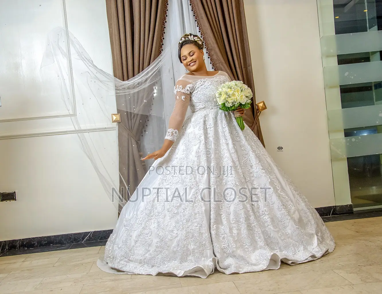 2 in 1 Wedding Dress With Accessories for Rent
