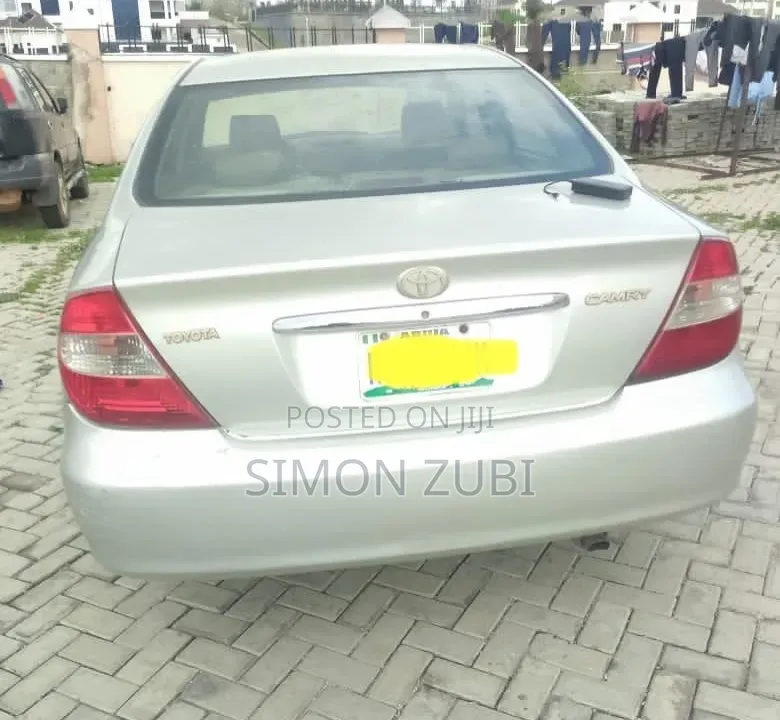 Toyota Camry LE 4dr Sedan (2.4L 4cyl 5M) 2003 Silver
